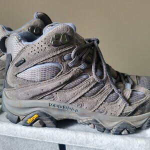 Merell Gortex hiking boots - Women's size 8.5